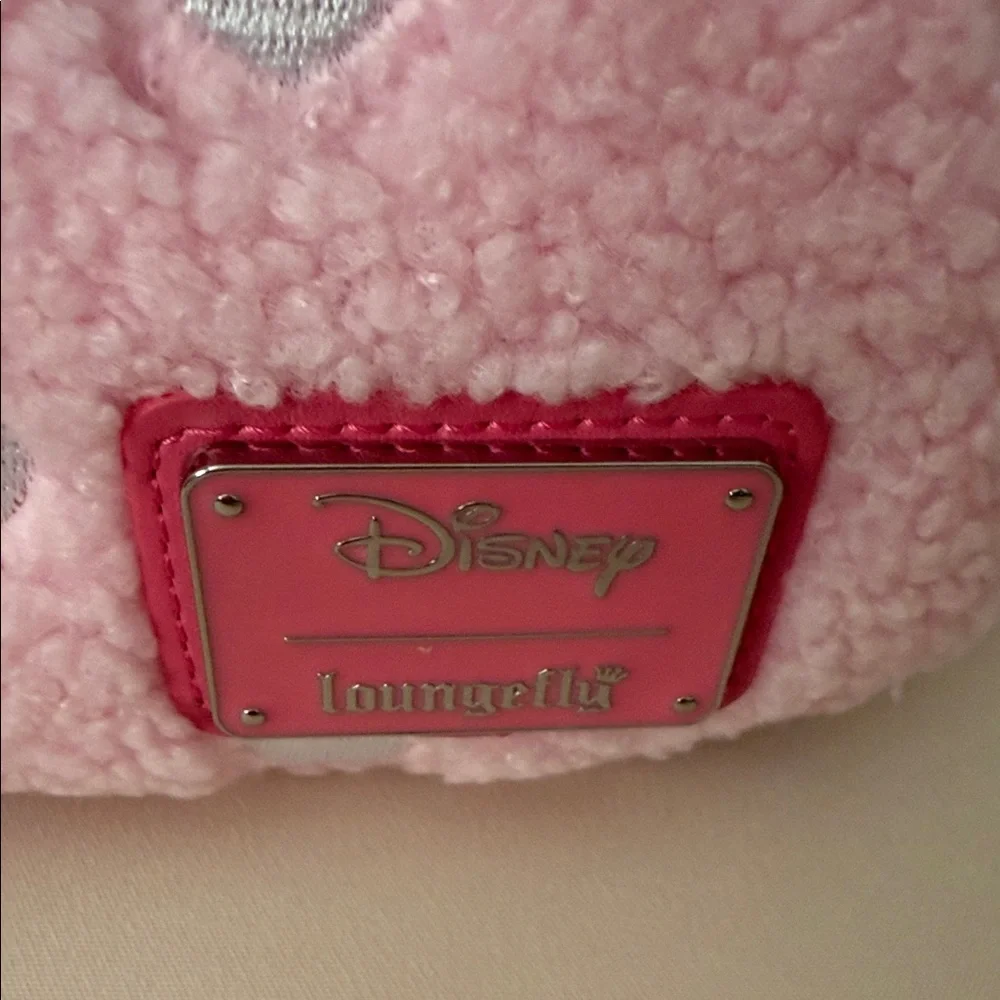 Loungefly Disney Boxlunch Exclusive Mini mouse Scented Strawberry Sherpa New!